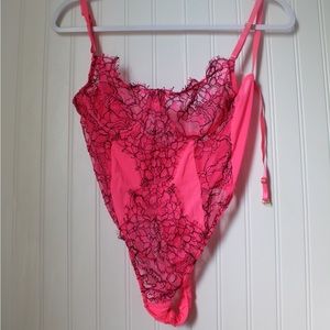 Lingerie pink